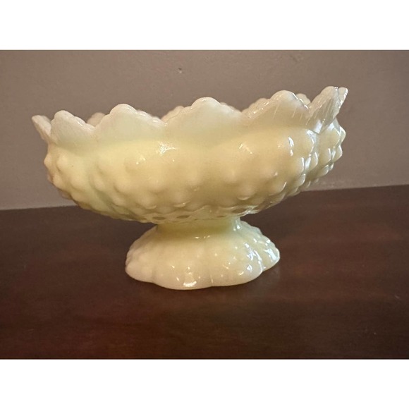 Vintage Fenton custard uranium glass candle stick holder - Picture 9 of 10
